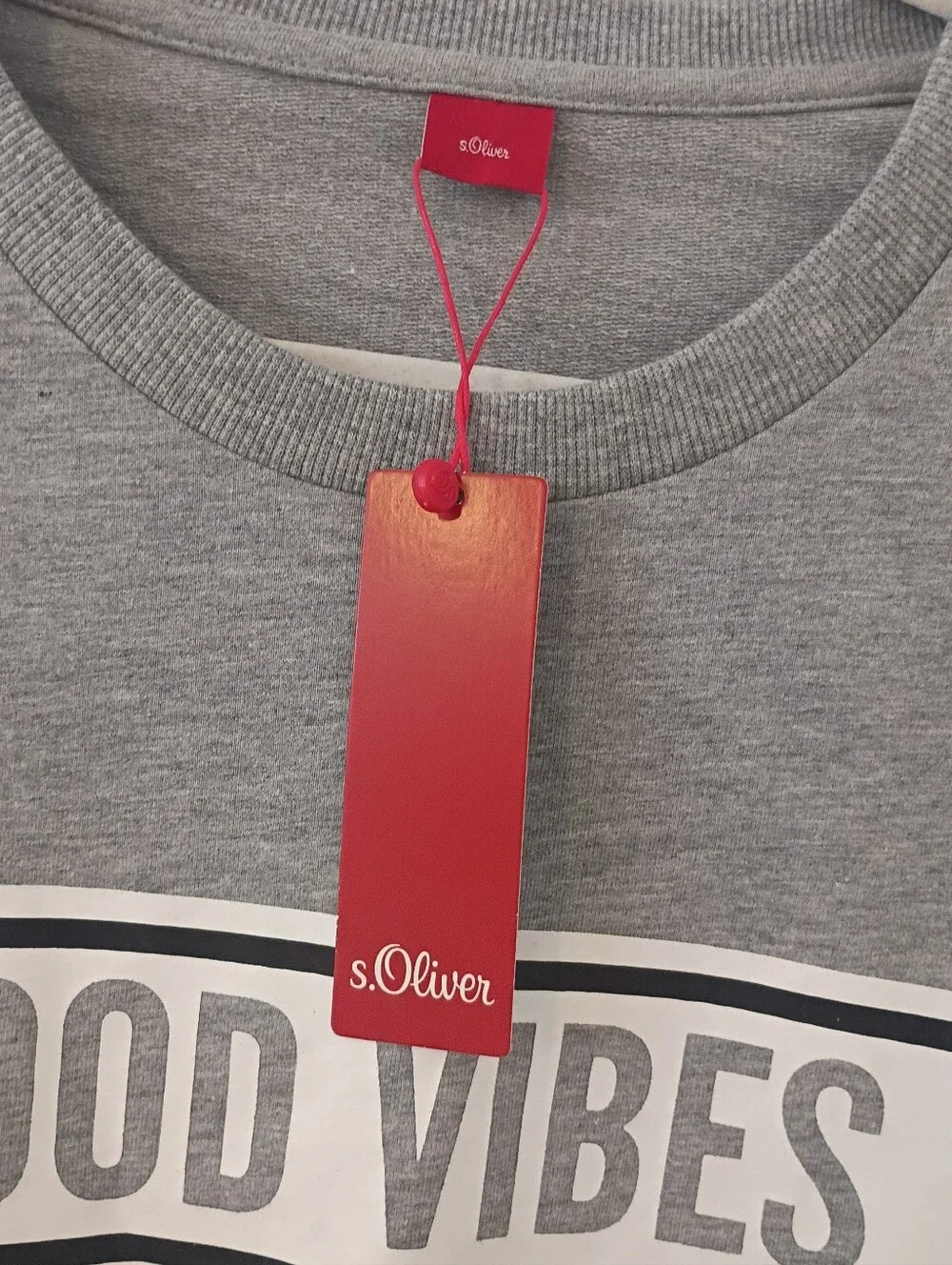 s.Oliver NWT Gray Good Vibes Graphic Crewneck Sweatshirt